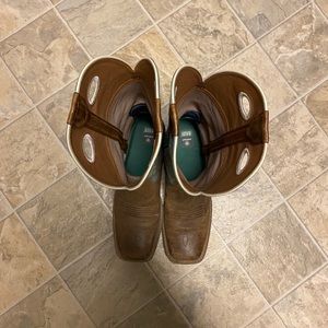 Ariat Cowgirl boots, size 9